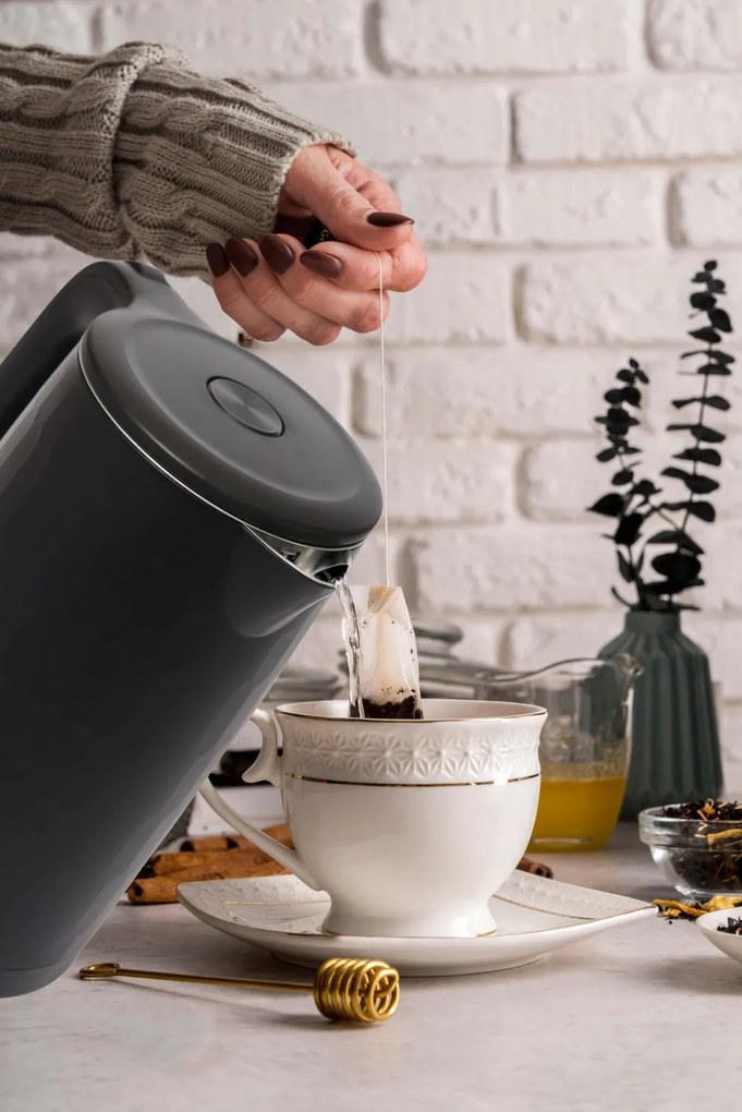 Bauerkraft Bezdrôtová cestovná rýchlovarná kanvica 1500 W 1,8 l otočná čierna