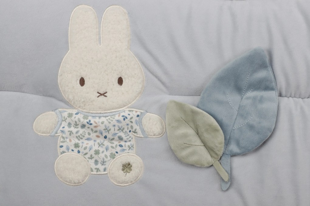 Hracia deka králiček Miffy Lucky Leaves