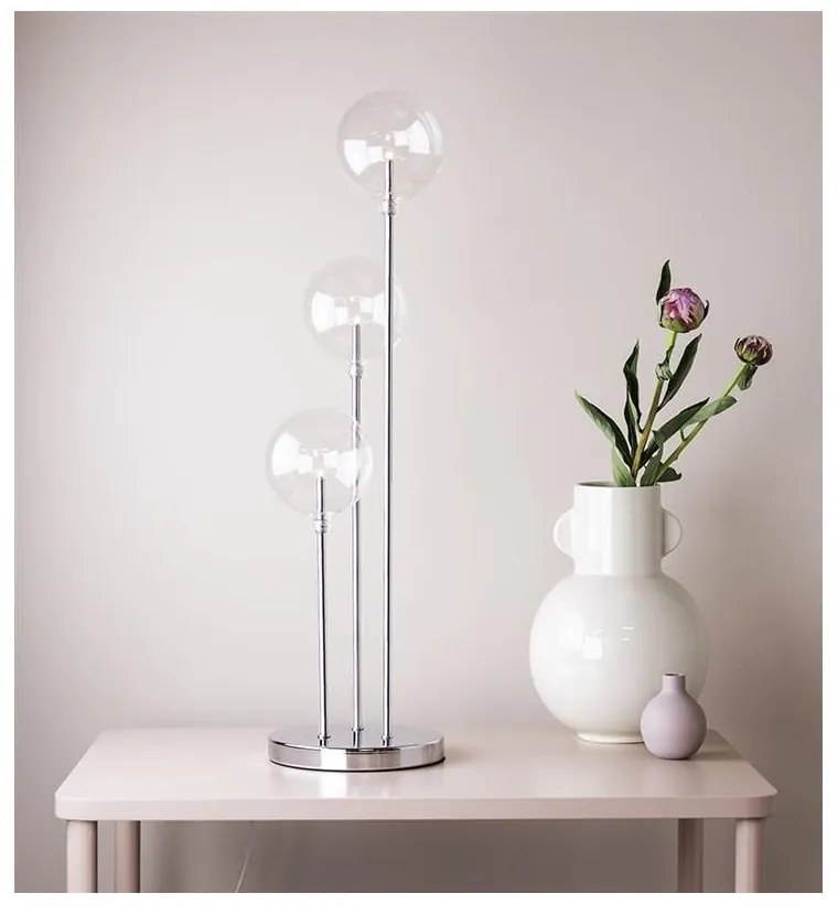 Svietnik v striebornej farbe Markslöjd Mäster Trio, výška 60 cm