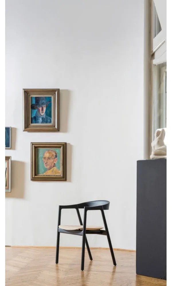 Hnedá jedálenská stolička z dubového dreva Muna – Gazzda