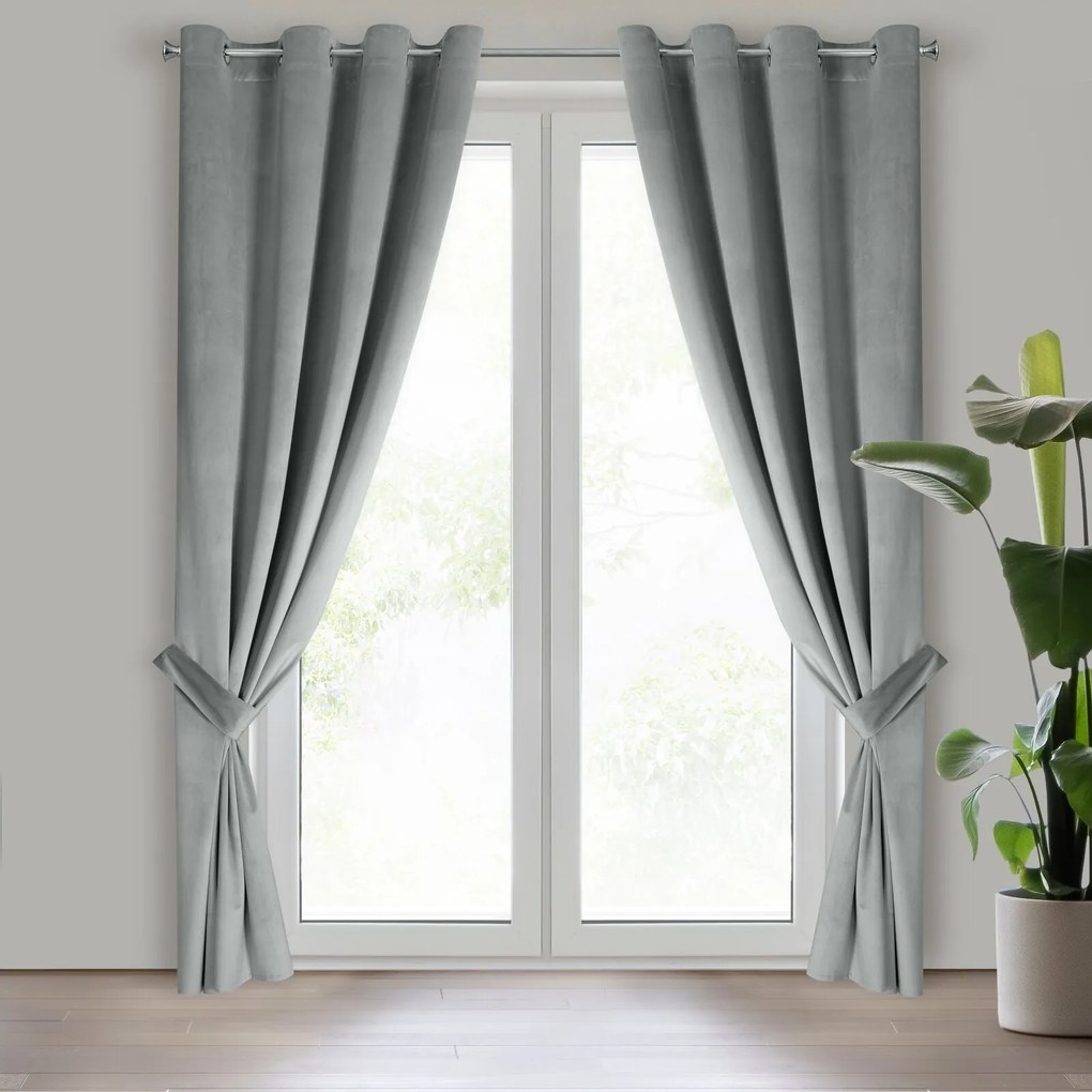 ZATEMŇOVACÍ ZÁVES NA KRÚŽKOCH ANTARA 140X270 CM STRIEBORNÁ