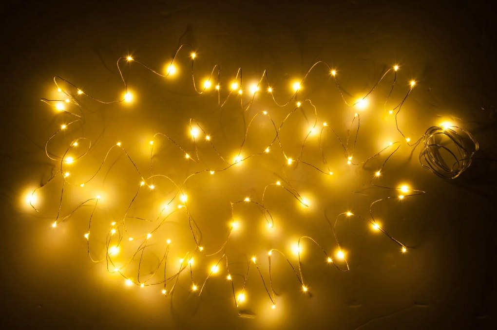 Vianočný svetelný drôtik v zlatej farbe s 90 led svetielkami - teplá biela