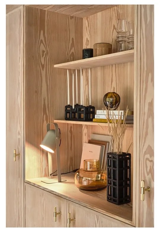 Čierna ručne vyrobená váza z polyresínu (výška 30 cm) Lyst – Villa Collection