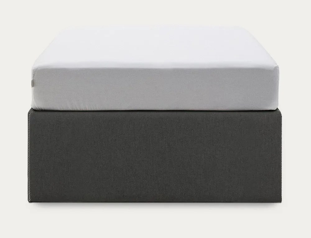 Čierna čalúnená jednolôžková posteľ s úložným priestorom 90x190 cm Matters – Kave Home