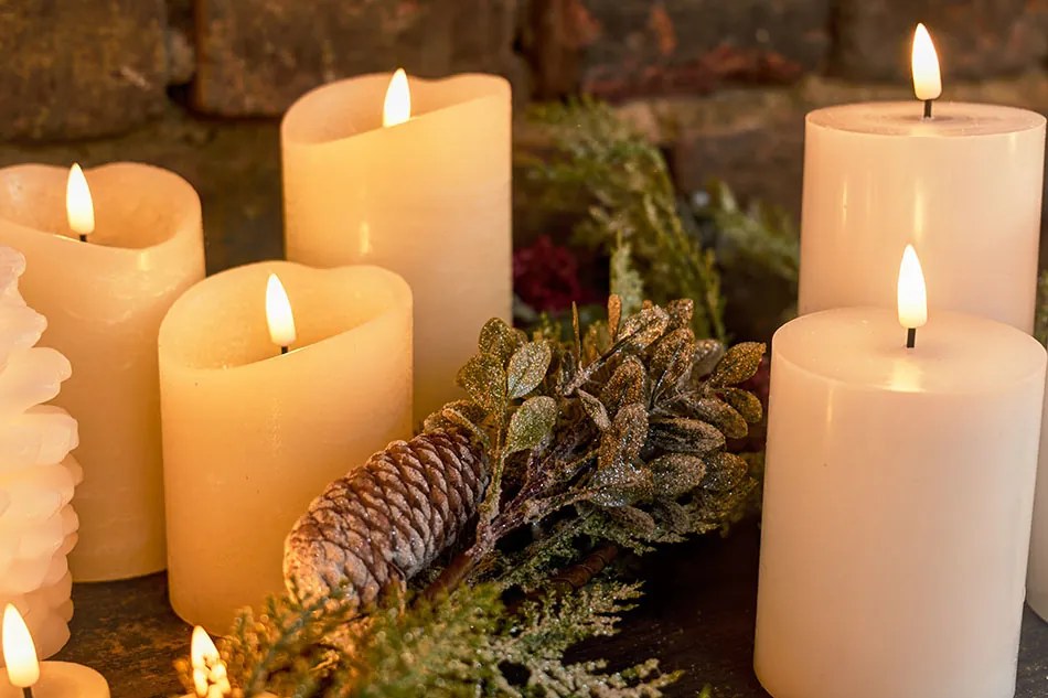 DECOLED LED svíčka, vosková, 7,5 x 10 cm, bílá