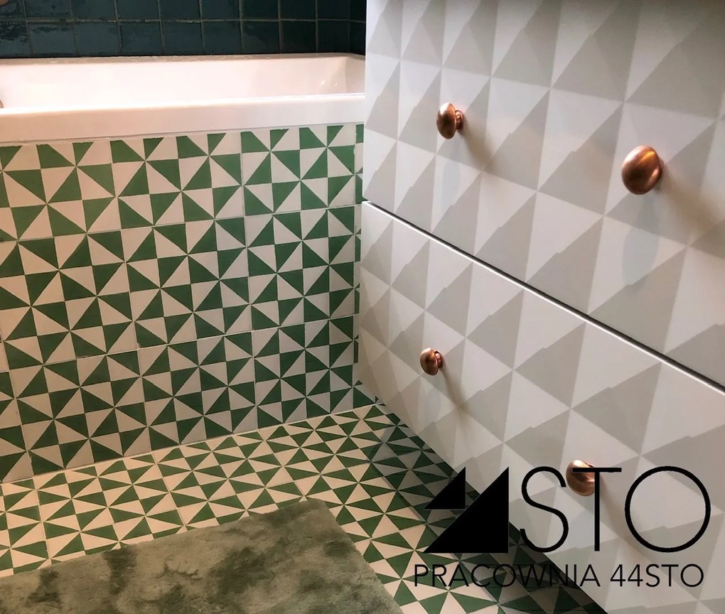 Cementové dlaždice s trojuholníkovým motívom v zelenej a bielej farbe - Ref. 241 | Articima