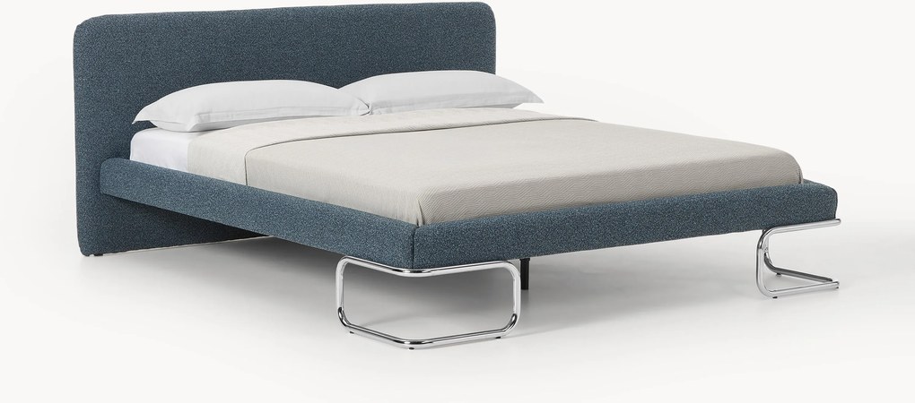Buklé čalúnená posteľ s kovovými nohami Olina