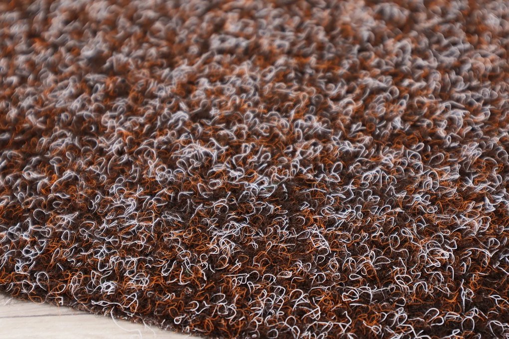 Vebe, Metrážny koberec Santana čokoládová s podkladom resine, záťažový, na mieru, šíře 4m, hnedá, resine, chodba / predsieň