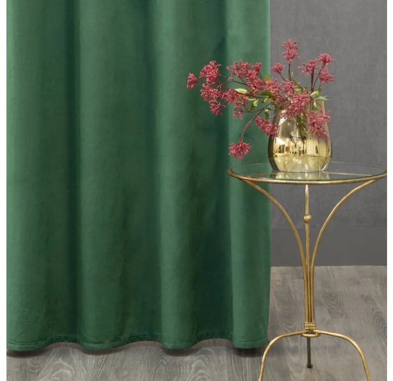 DECOREUM  Jednofarebný zamatový záves 140 cm x 250 cm zelená 100 % polyester 121018