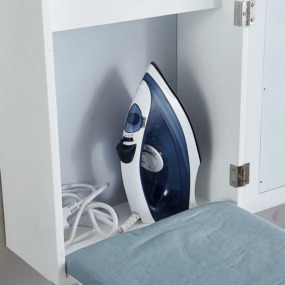 Nástenná zrkadlová úložná skrinka s výklopnou žehliacou doskou