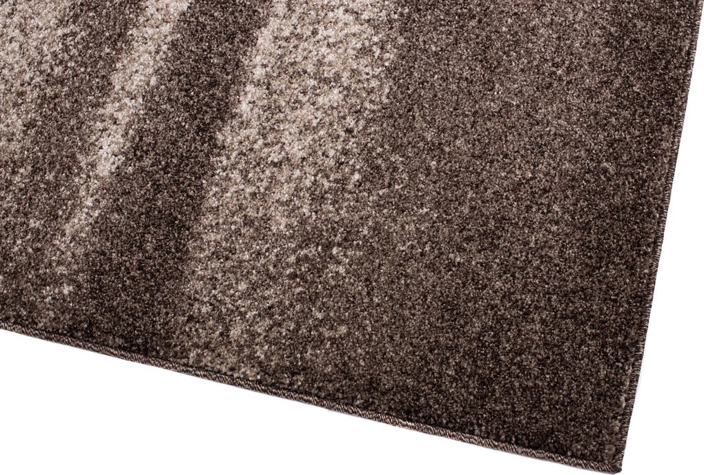 TA Koberec K206A SVETLOHNEDÉ SARI 3UX Rozmer: 140x190 cm