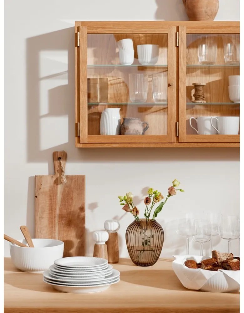 Mlynček z dubového dreva na korenie s bielym detailom z porcelánu Kähler Design Hammershoi, výška 13 cm