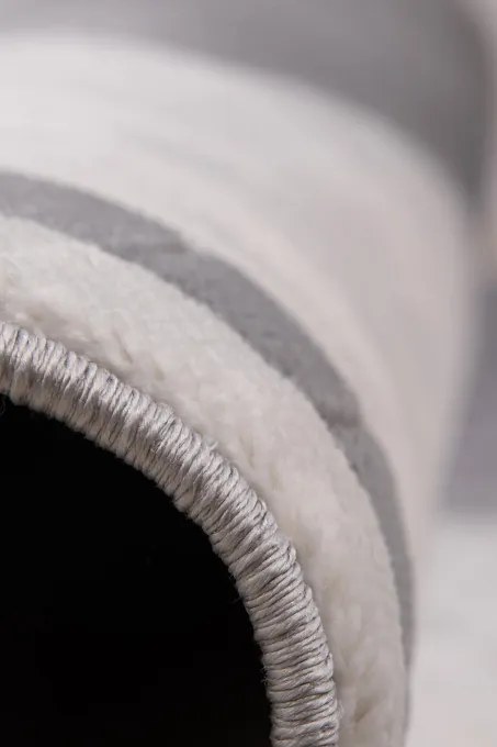Koberec Diamond K8780S strieborný