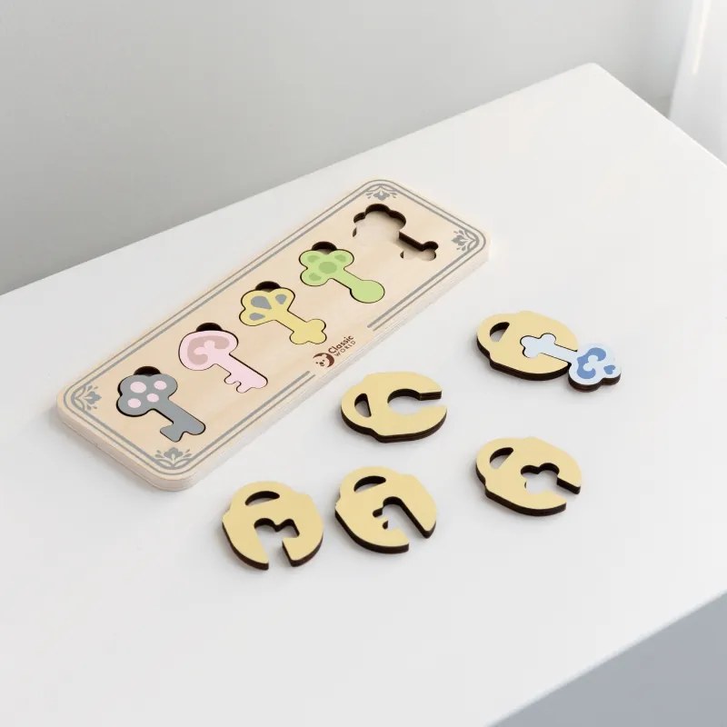 Drevené senzorické puzzle Montessori – zámky a kľúče