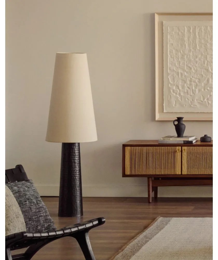 Čierno-krémová stojacia lampa s textilným tienidlom (výška 129 cm) Senni – Kave Home