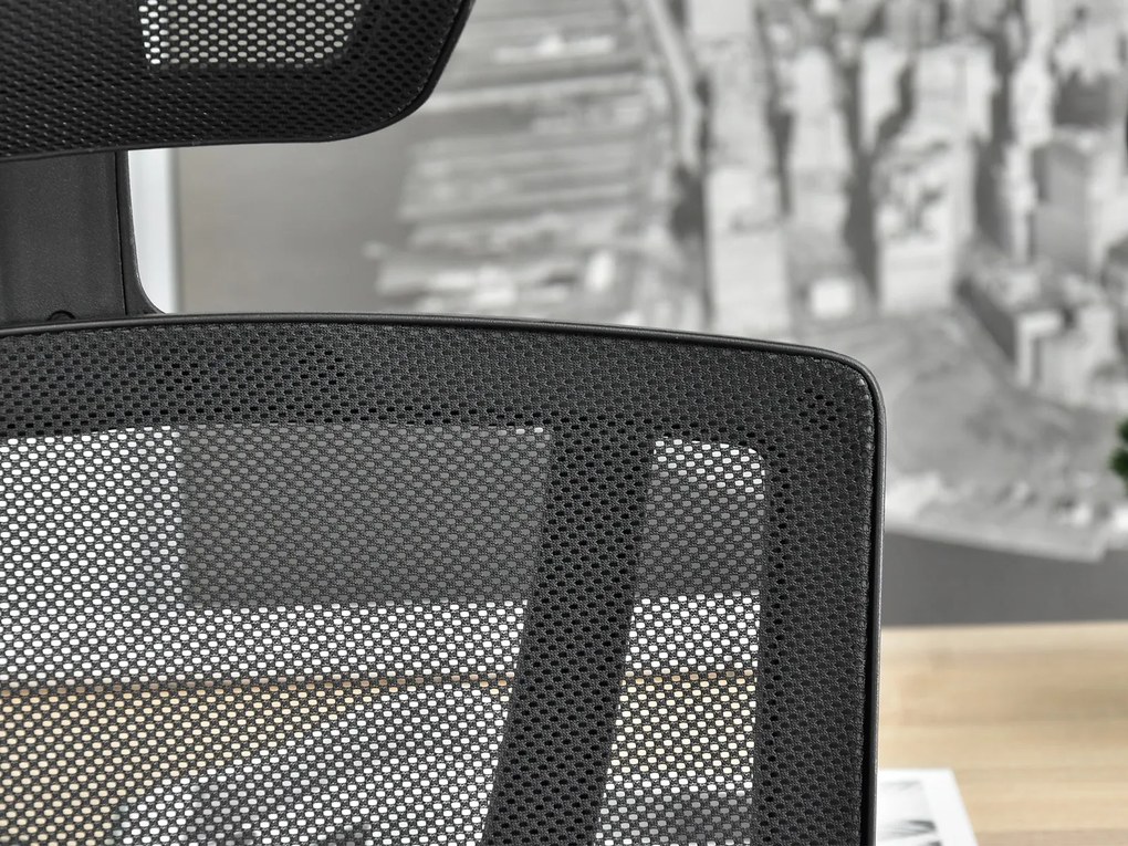 Stolička Fenty (čierna). Akcia -22%. Vlastná spoľahlivá doprava až k Vám domov. 1110502