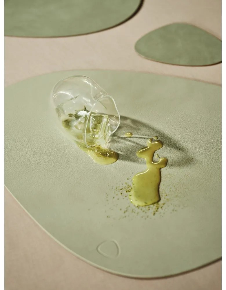 Prestieranie z eko kože 37x44 cm Curve L Nupo – LIND DNA