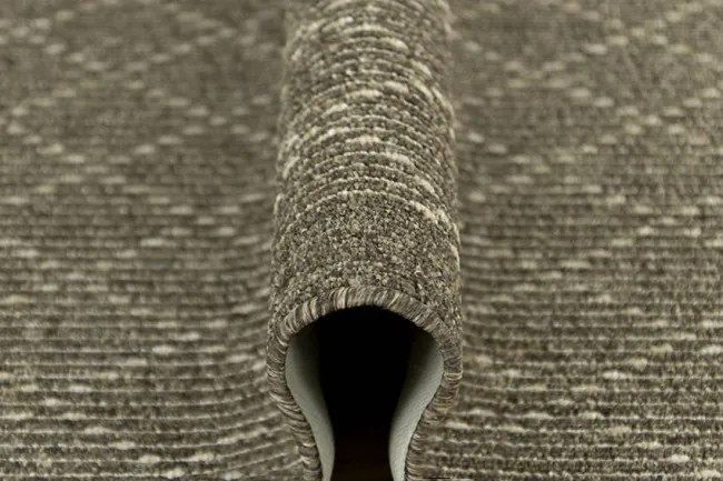 Protišmykový behúň Boulevard 9218 - hnedý