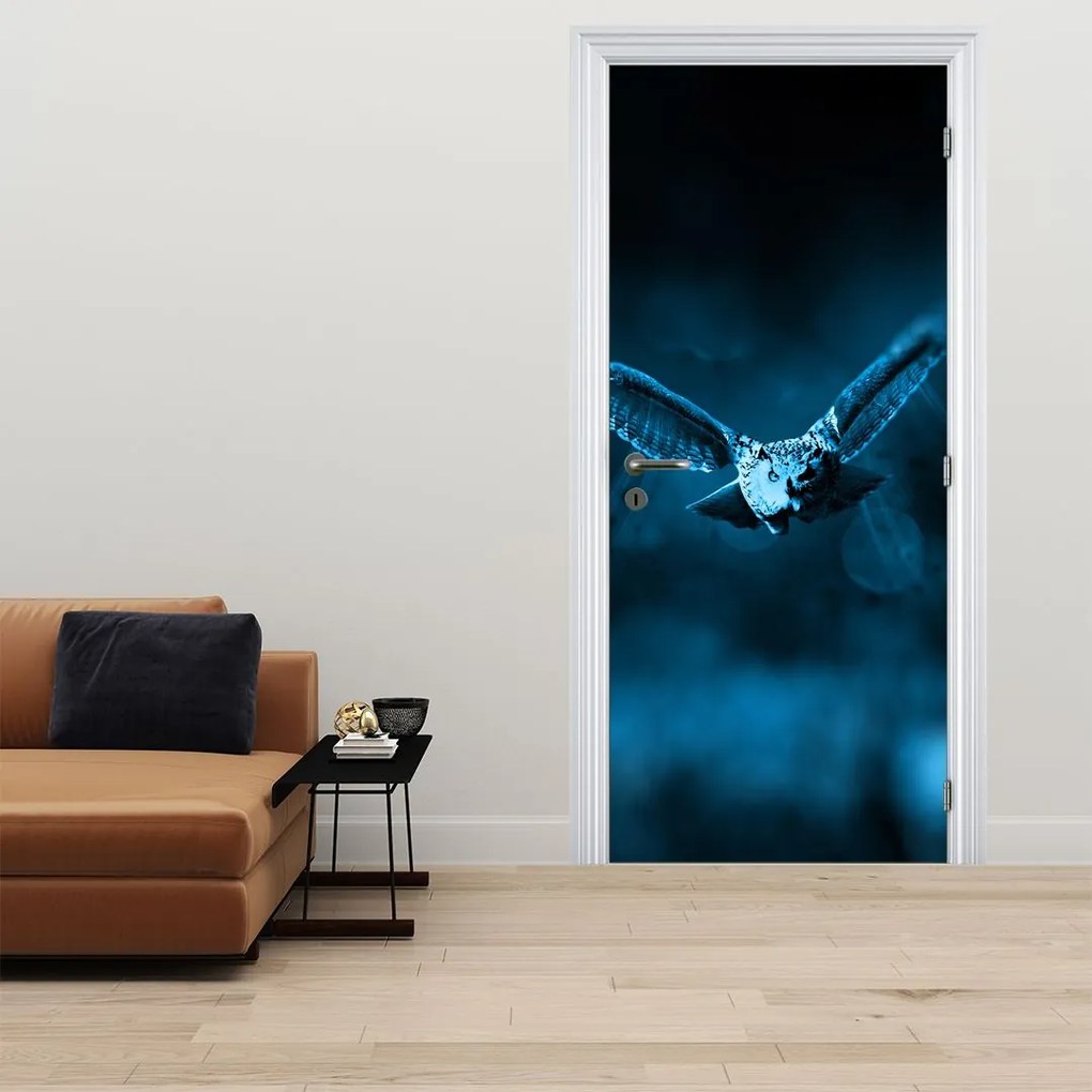 Fototapeta na dvere - Letiaca sova (95x205cm)