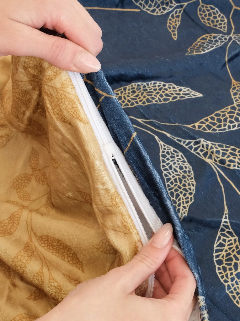 Obliečka na vankúš mikroplyš Digital 50 × 70 cm - Gabriela tmavo modrá