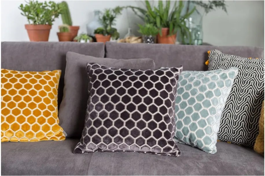 Žltý vankúš s výplňou Zuiver Monty, 45 × 45 cm