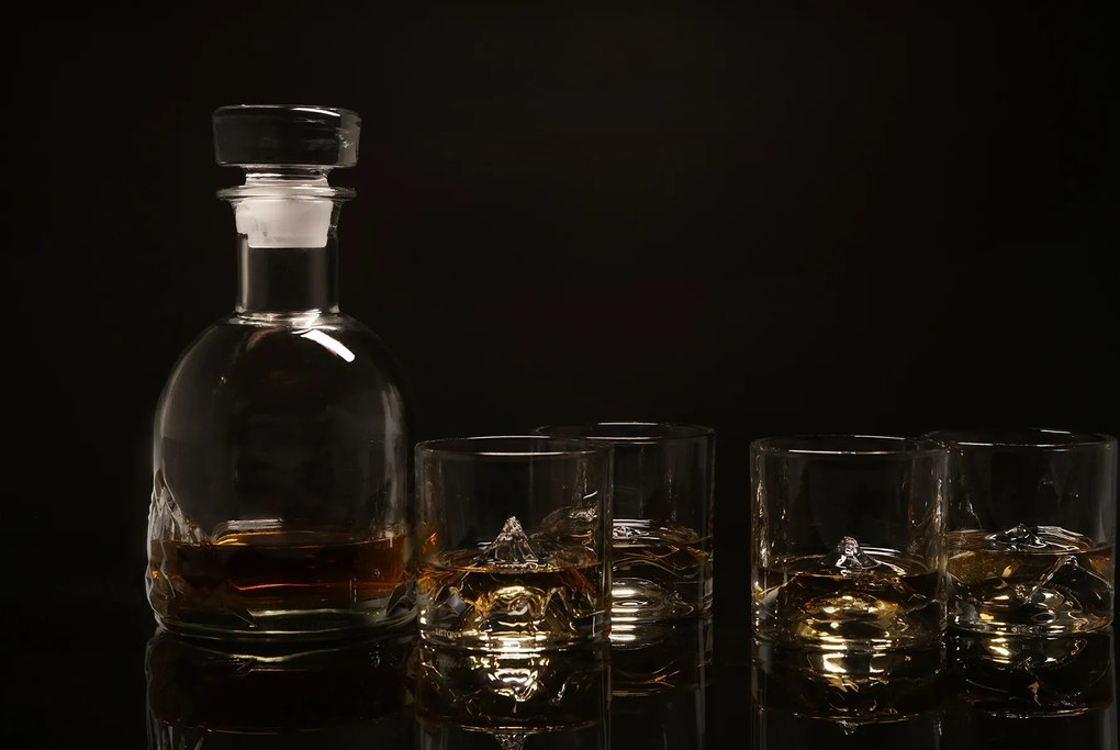 Karafa na whisky The Peaks s pohárikmi 5 dielov