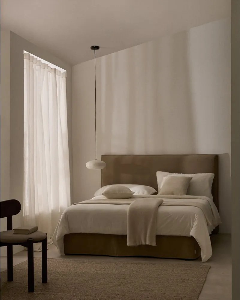 Taupe čalúnená dvojlôžková posteľ 180x200 cm Jaira – Kave Home