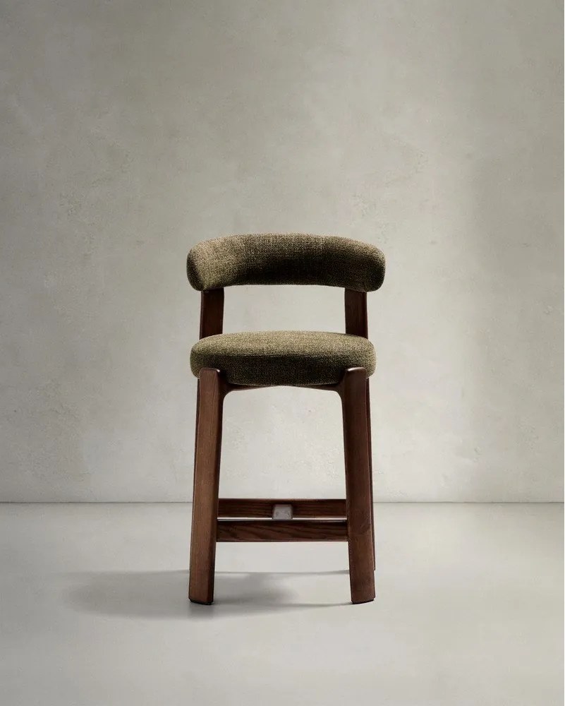 Zelená/v tmavo prírodnej farbe barová stolička z jaseňového dreva (výška sedadla 65 cm) Granite – Kave Home