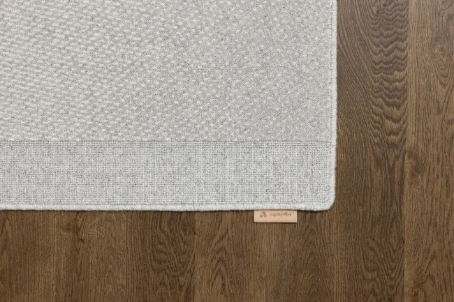 Koberec Agnella Noble Milo sivý