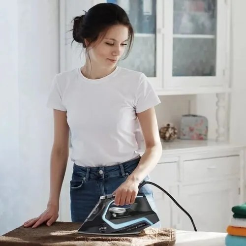 Ufesa PV2600 GlidePro naparovacia žehlička, čierna