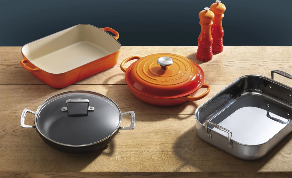 Hrniec Le Creuset nepriľnavý hliník s úchytmi 30 cm