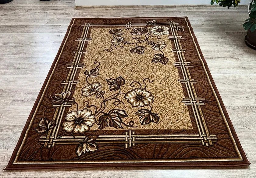 Klasický hnedý koberec Shiraz BCF s kvetinovým vzorom Rozmer: 60x110 cm