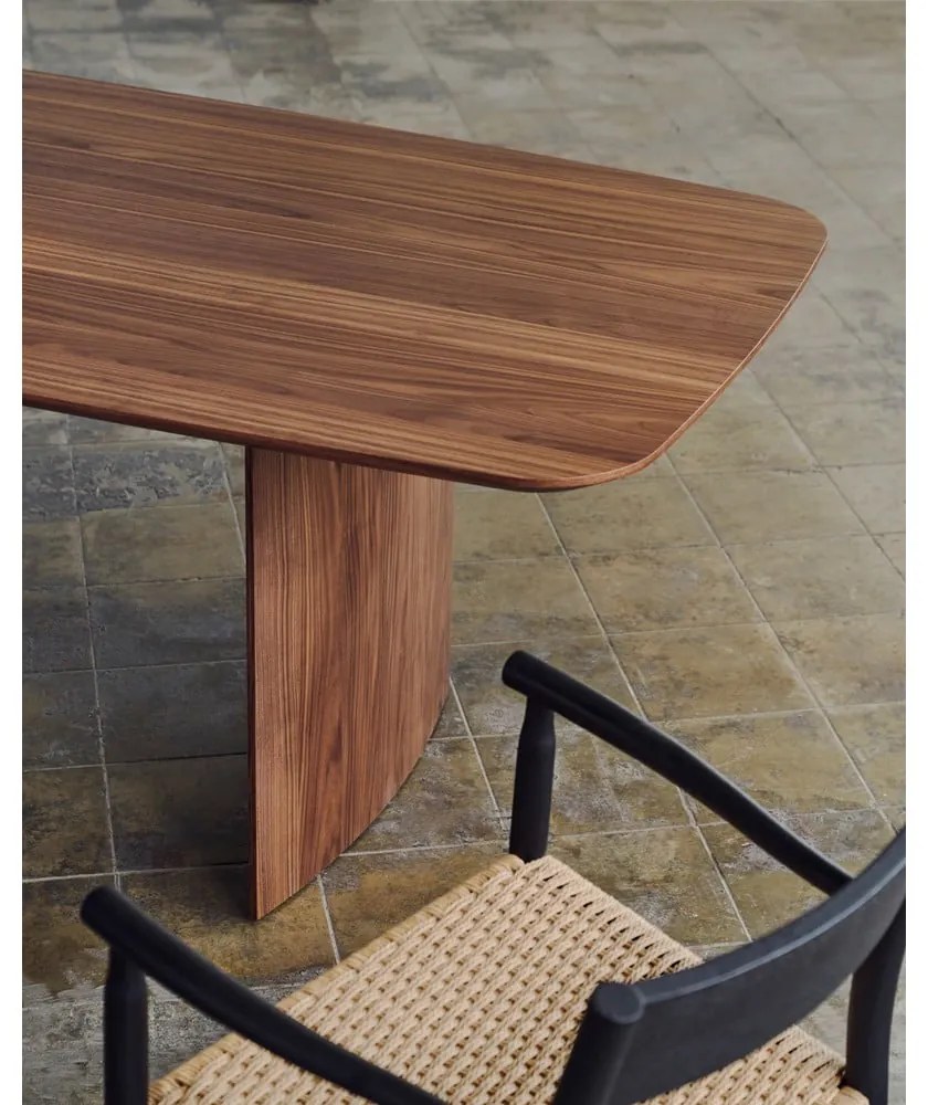 Hnedý jedálenský stôl v dekore orecha 100x240 cm Litto – Kave Home