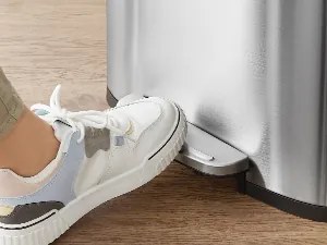 Nerezový odpadkový kôš Doro 50 l strieborný