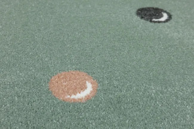 Metrážny koberec Lima C275b zelený / krémový