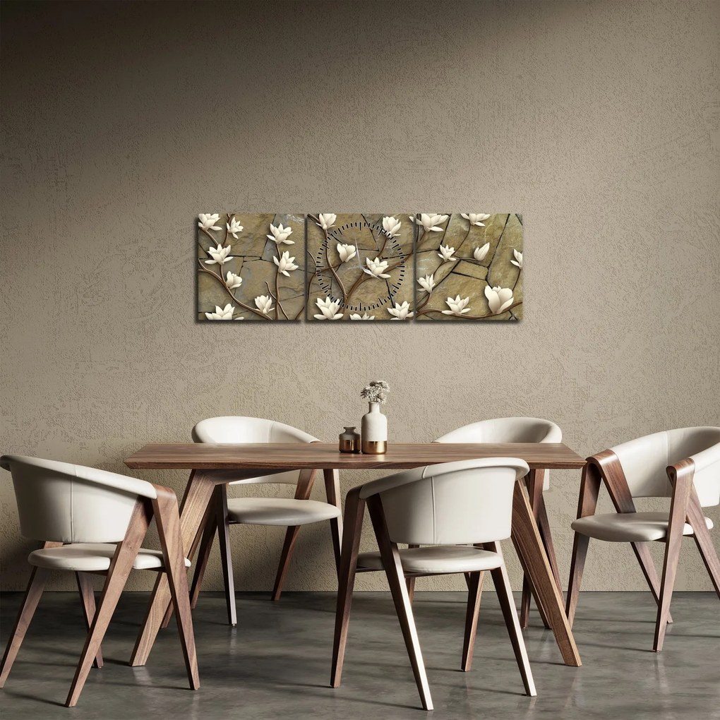 Obraz - Biele magnólie na kamennom murive (s hodinami) (90x30 cm)