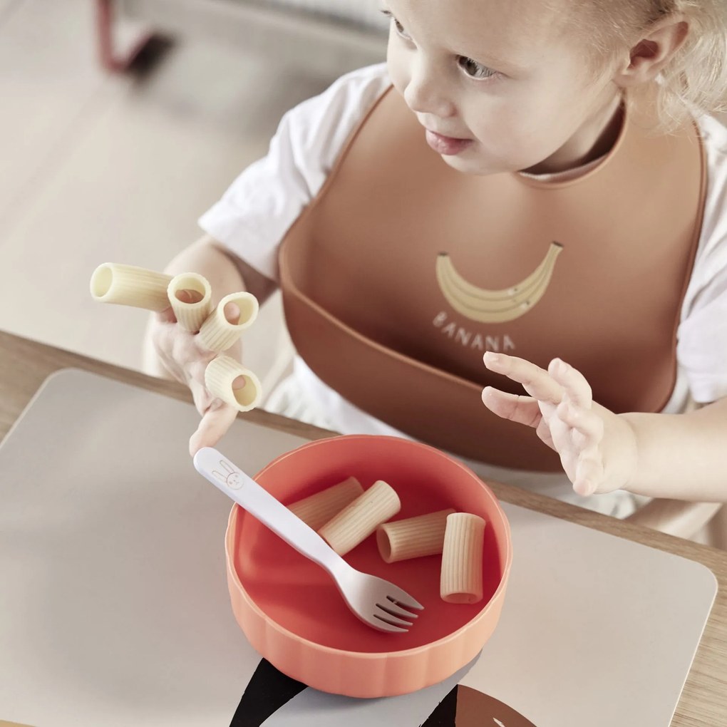 OYOY Silikónový podbradník s vreckomCaramel/Butter – set 2 ks