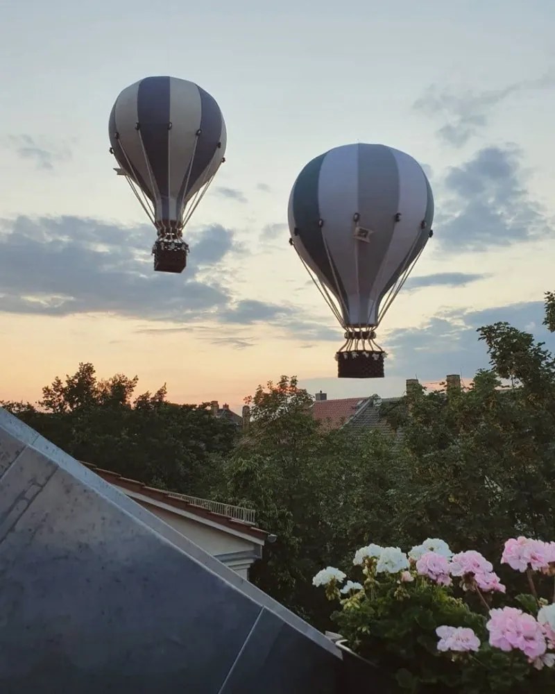 Dekoračný lietajúci balón ružová/modrá – dekorácia do detskej izby S-28cm x 16cm