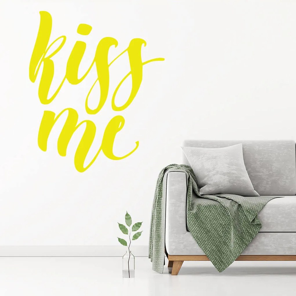 Veselá Stena Samolepka Kiss me Farba: hnědá, Veľkosť: 40 x 33 cm