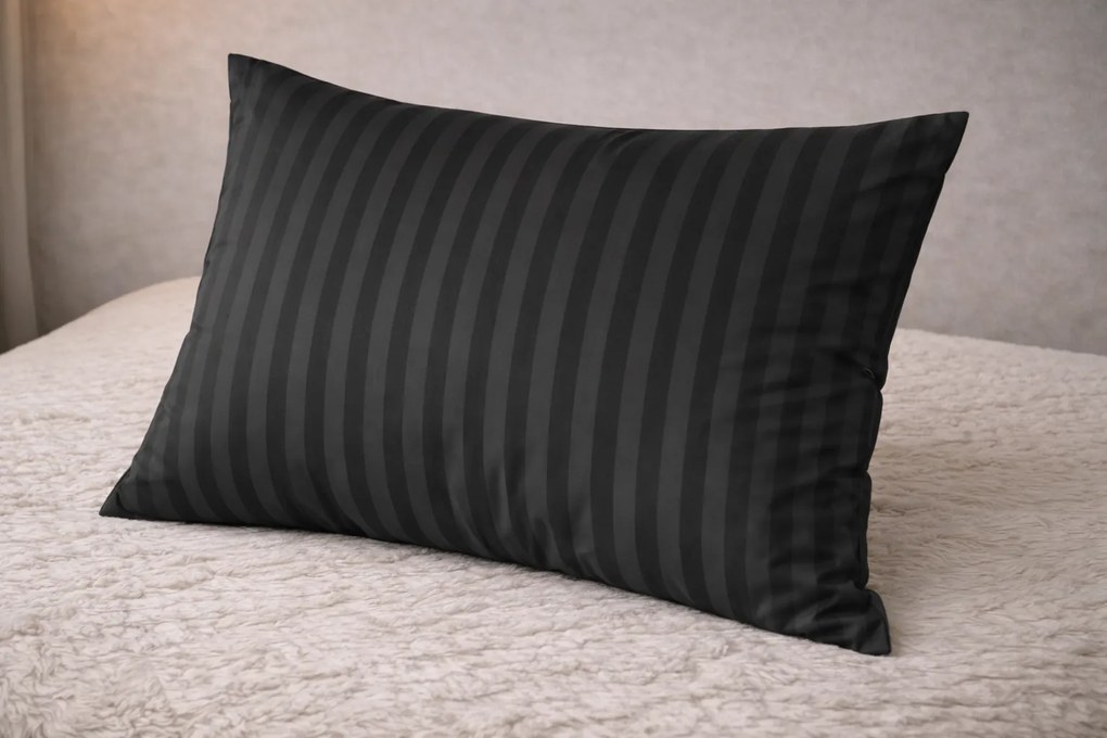 INTERMEDIC SK Obliečka na vankúš damašek čierna – hotelový prúžok 70x90 / 50x70 Veľkosť: 50x70 cm