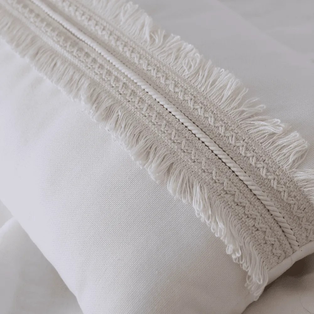 Boho obdĺžnikový vankúš s čipkou vanilka 35×60cm