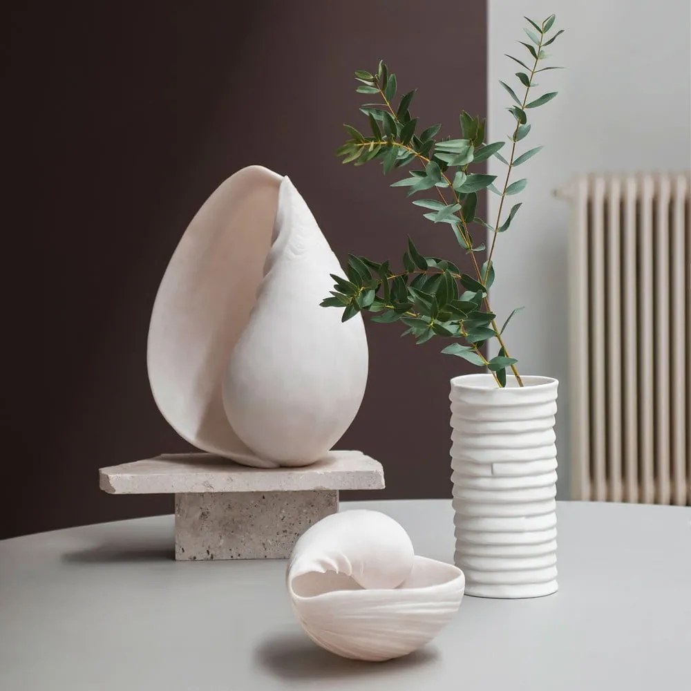 Soška z polyresínu (výška 30,5 cm) Conch – Mette Ditmer Denmark