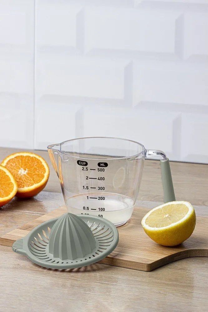 Plastový džbán s odmerkou a odšťavovačom 0,5 l zelená