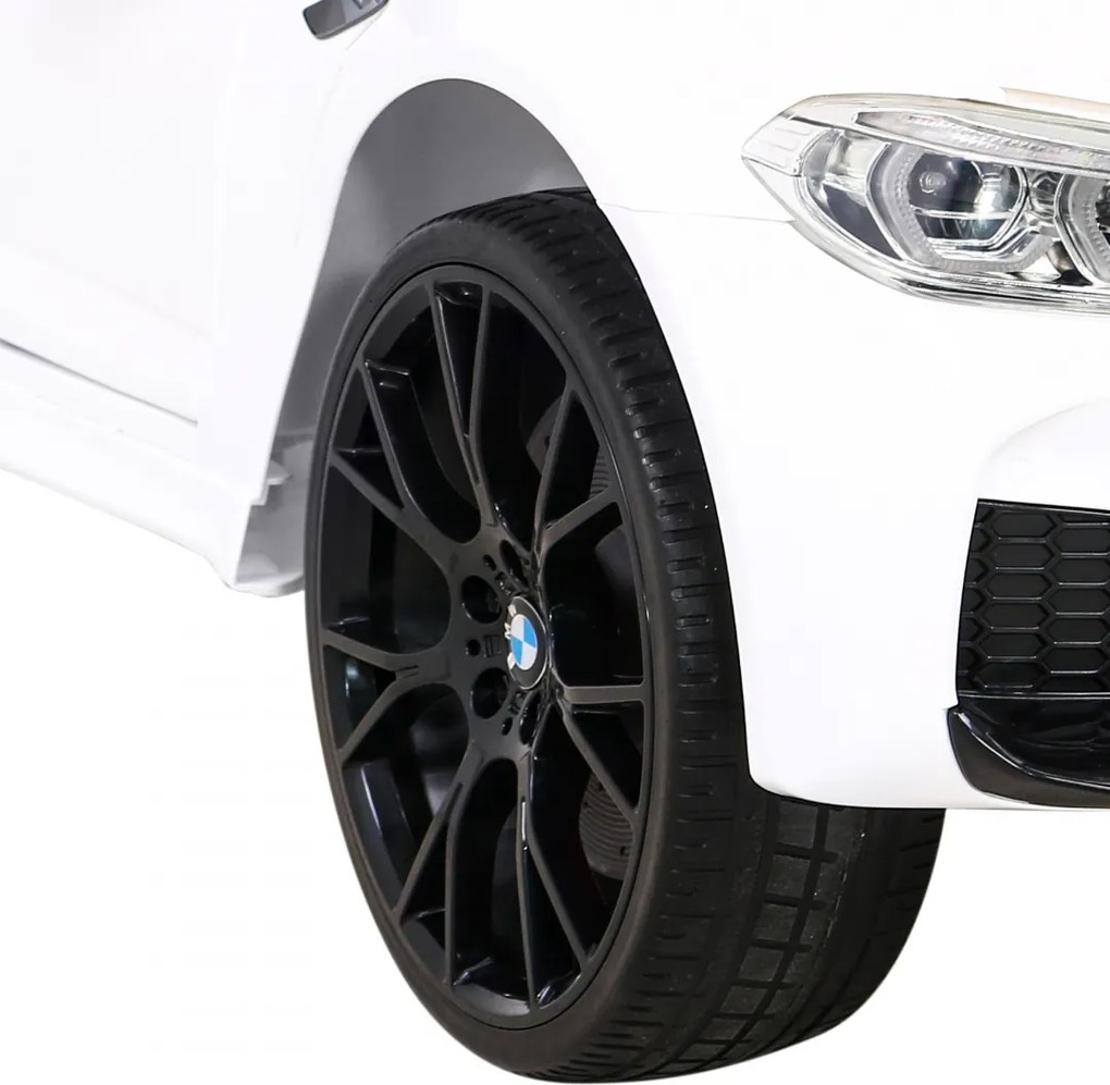 Ramiz BMW M5 DRIFT Biele vozidlo