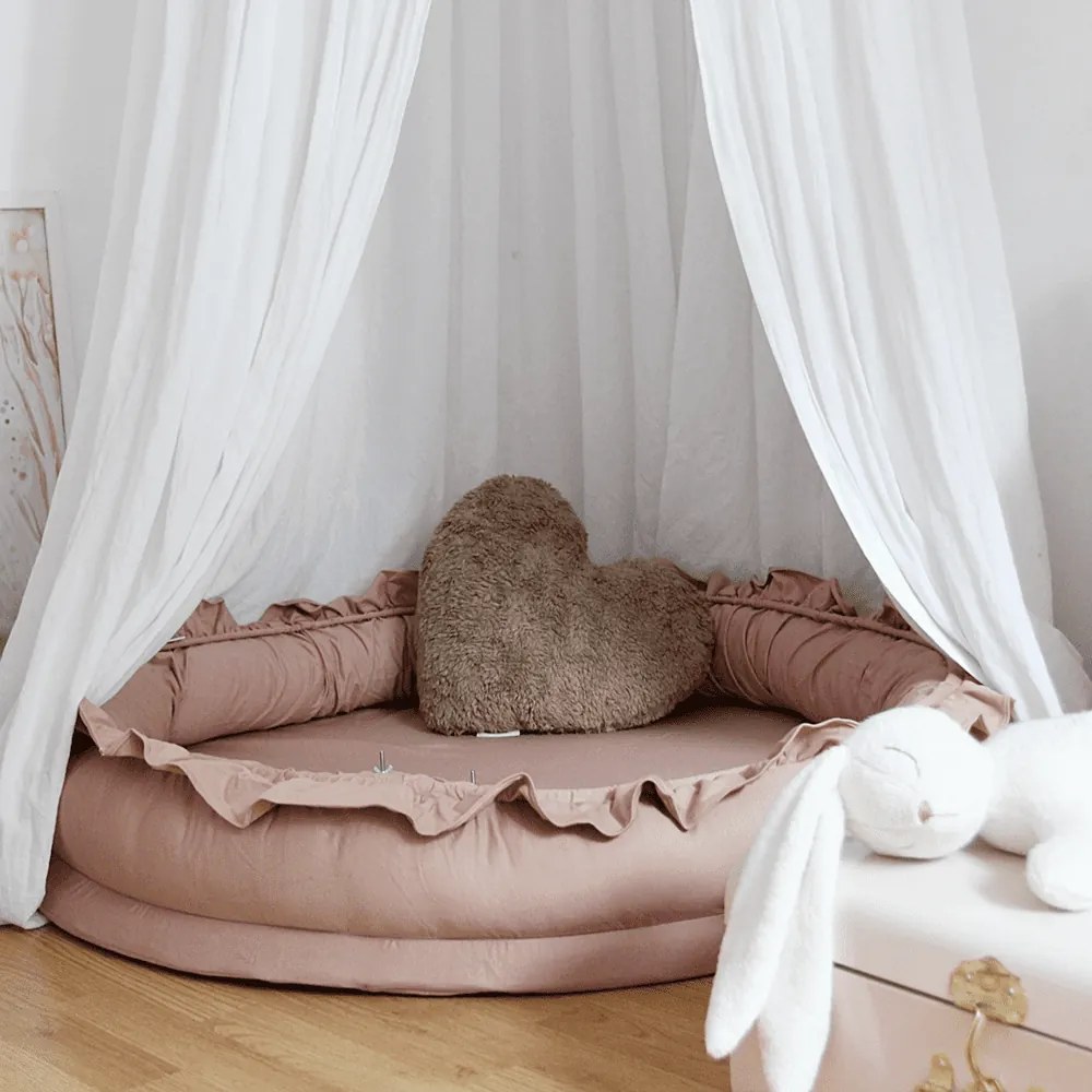 Mini hniezdo pre deti s volánom broskyňová