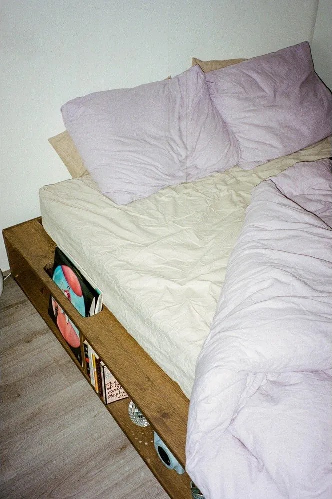 Hnedá dvojlôžková posteľ z borovicového dreva s roštom 140x200 cm Ziggy – Karup Design