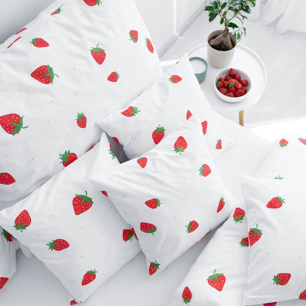 Goldea bavlnené posteľné obliečky - svieže jahody 140 x 220 a 70 x 90 cm