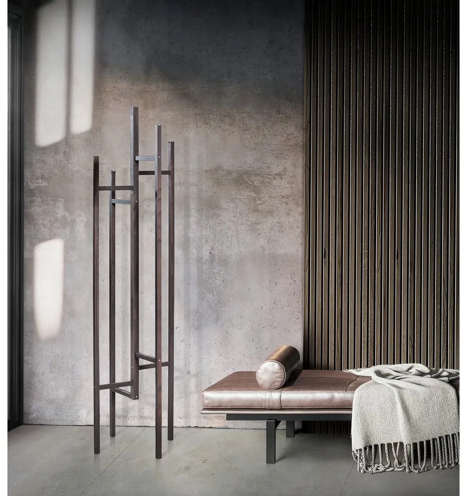 Sivý vešiak Woodman Eigen