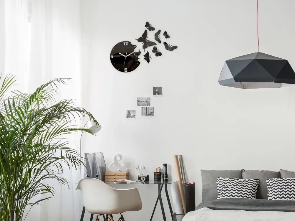 Nástěnné samolepící hodiny Motýl 28 cm černé