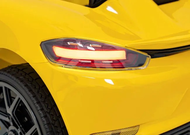 Elektrické autíčko Porsche Spyder RS 718 MP4 žlté
